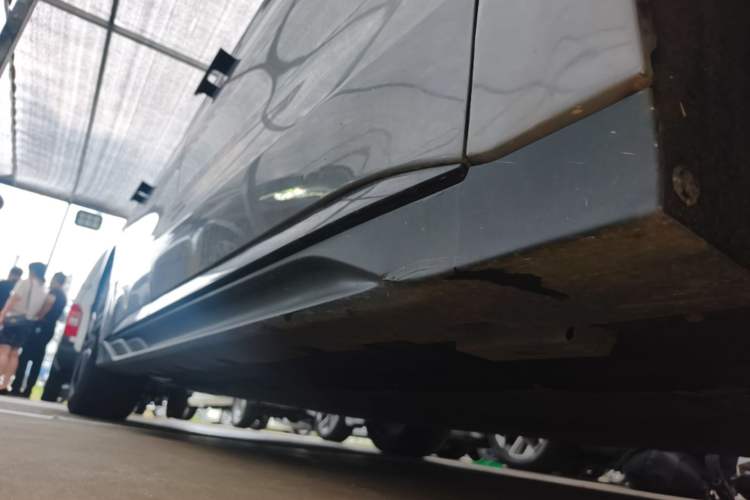 Used BYD Han 2025 EV 605KM Prestige Model Right Side Sill