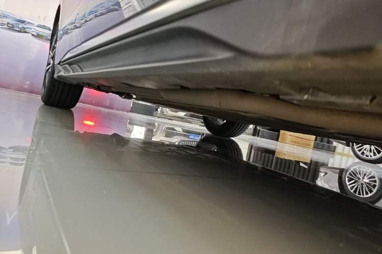 Used BYD Han 2025 DM-i Intelligent Driving Edition 125KM Prestige Model Right Side Sill