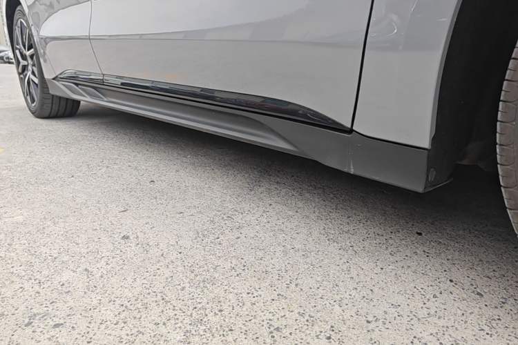 Used BYD Han 2025 EV Intelligent Driving Version 506KM Prestige Model Right Side Sill