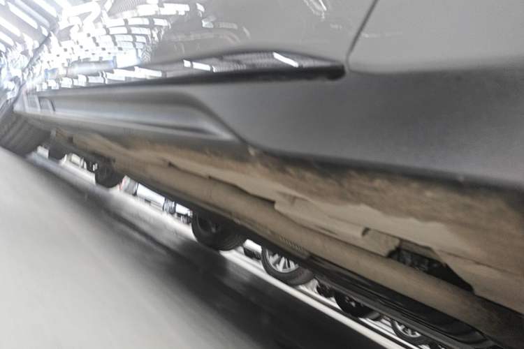 Used BYD Han 2025 DM-i Intelligent Driving Edition 125KM Prestige Model Right Side Sill
