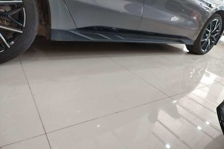 Used BYD Han 2025 DM-i Intelligent Driving Edition 125KM Prestige Model Right Side Sill