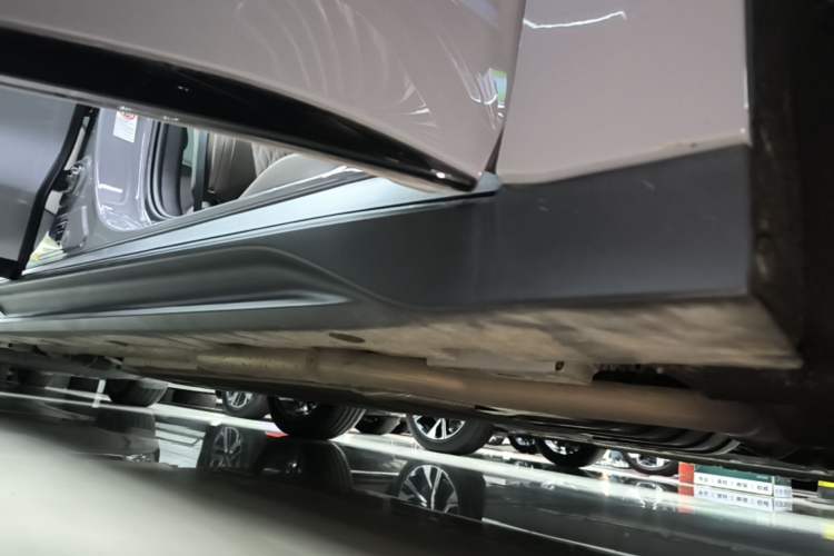 Used BYD Han 2025 DM-i Intelligent Driving Edition 125KM LiDAR Flagship Model Right Side Sill