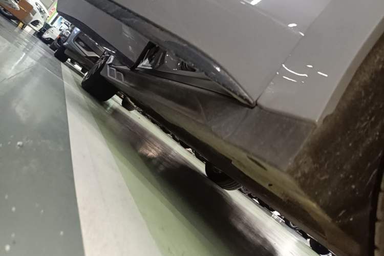 Used BYD Han 2025 EV with 701 km of Laser Radar-Enabled Intelligent Driving Right Side Sill