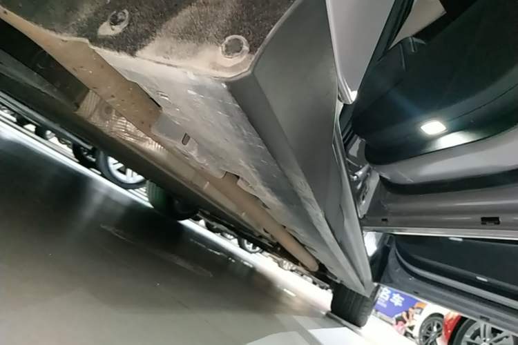 Used BYD Han 2025 DM-i Smart Drive 125KM Prestige Model Right Side Sill