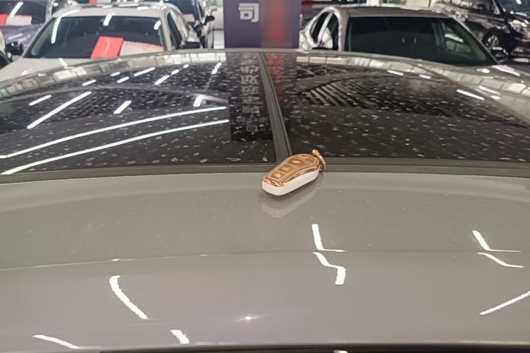 Used BYD Han 2025 EV with 701 km of Laser Radar-Enabled Intelligent Driving Roof