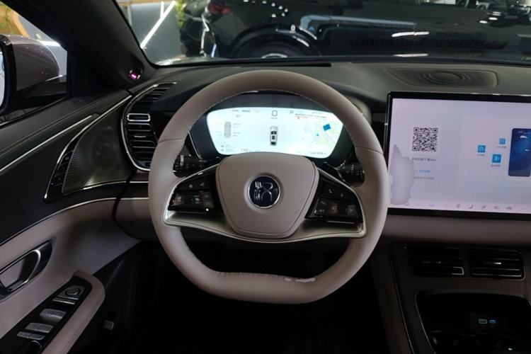 Used BYD Han 2025 DM-i 125KM LiDAR-Powered Intelligent Driving Model Steering Wheel