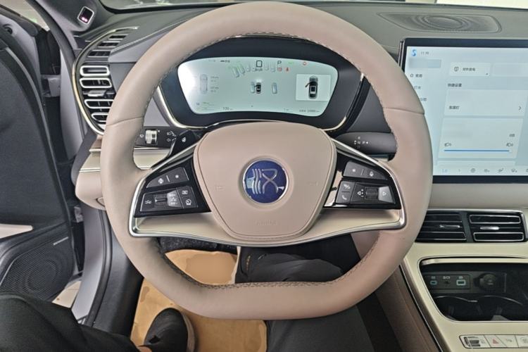 Used BYD Han 2025 Model DM-i Intelligent Driving Edition 245KM Prestige Steering Wheel