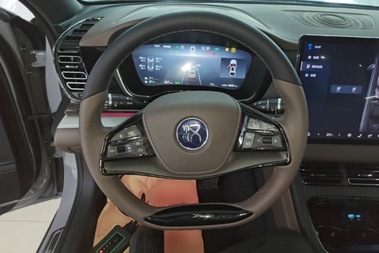 Used BYD Han 2025 DM-i 125KM Elite Model Steering Wheel