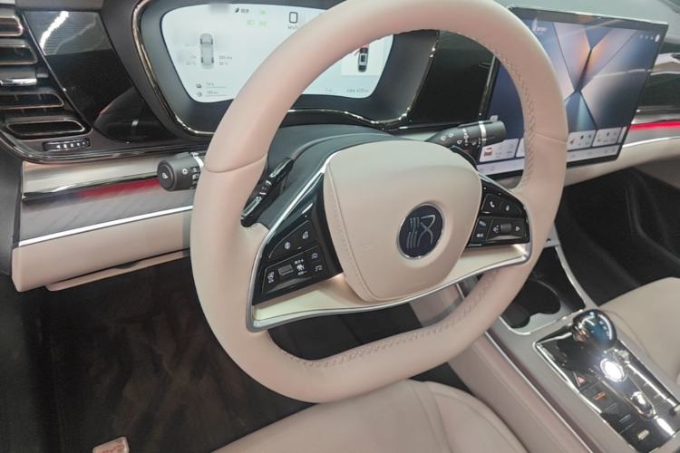 Used BYD Han 2025 DM-i 125KM LiDAR-Powered Intelligent Driving Model Steering Wheel