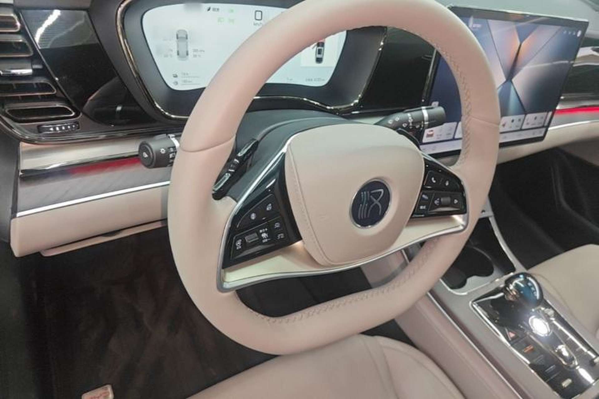 Used BYD Han 2025 DM-i 125KM LiDAR-Powered Intelligent Driving Model Steering Wheel