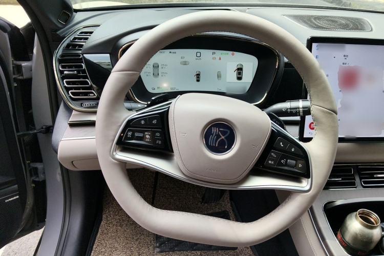 Used BYD Han 2025 EV with 701 km of Laser Radar-Enabled Intelligent Driving Steering Wheel