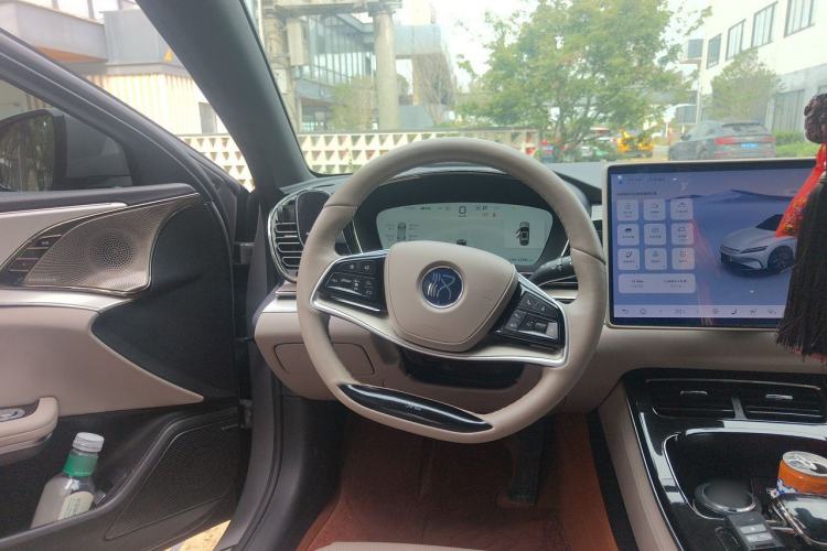 Used BYD Han 2025 DM-i Smart Drive 125KM Prestige Model Steering Wheel