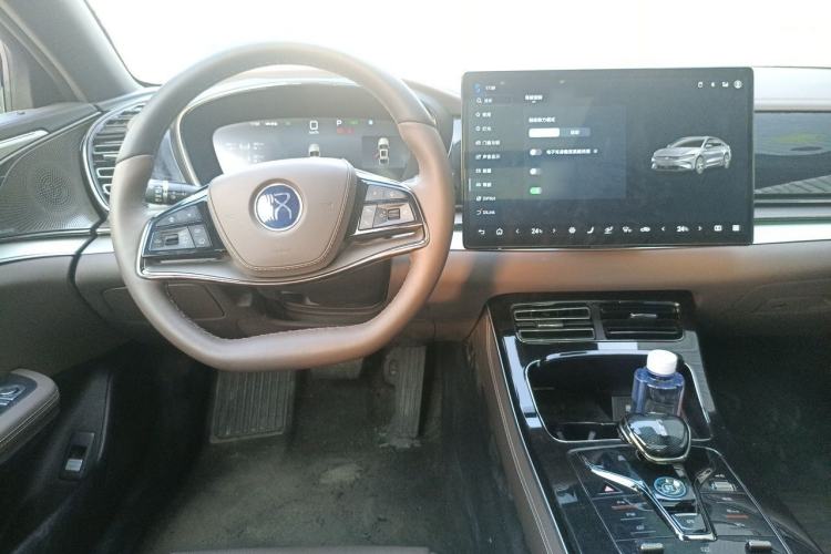 Used BYD Han 2025 DM-i Intelligent Driving Edition 125KM Prestige Model Steering Wheel