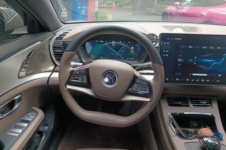 Used BYD Han 2025 DM-i Smart Drive 125KM Prestige Model Steering Wheel