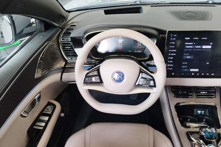 Used BYD Han 2025 DM-i 125KM LiDAR-Powered Intelligent Driving Model Steering Wheel