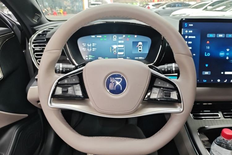 Used BYD Han 2025 DM-i Intelligent Driving Edition 125KM LiDAR Flagship Model Steering Wheel