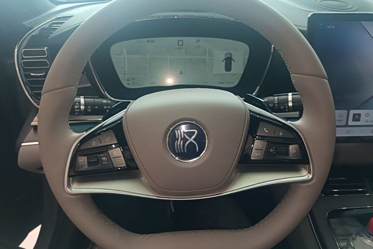 Used BYD Han 2025 DM-i 125KM LiDAR-Powered Intelligent Driving Model Steering Wheel