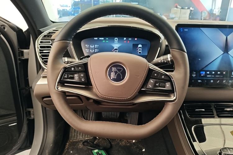 Used BYD Han 2025 DM-i Intelligent Driving Edition 125KM Prestige Model Steering Wheel