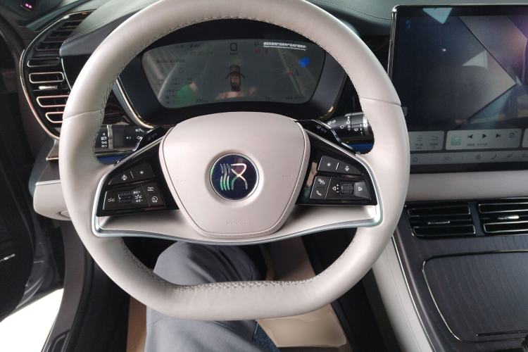 Used BYD Han 2025 DM-i Intelligent Driving Edition 125KM LiDAR Flagship Model Steering Wheel