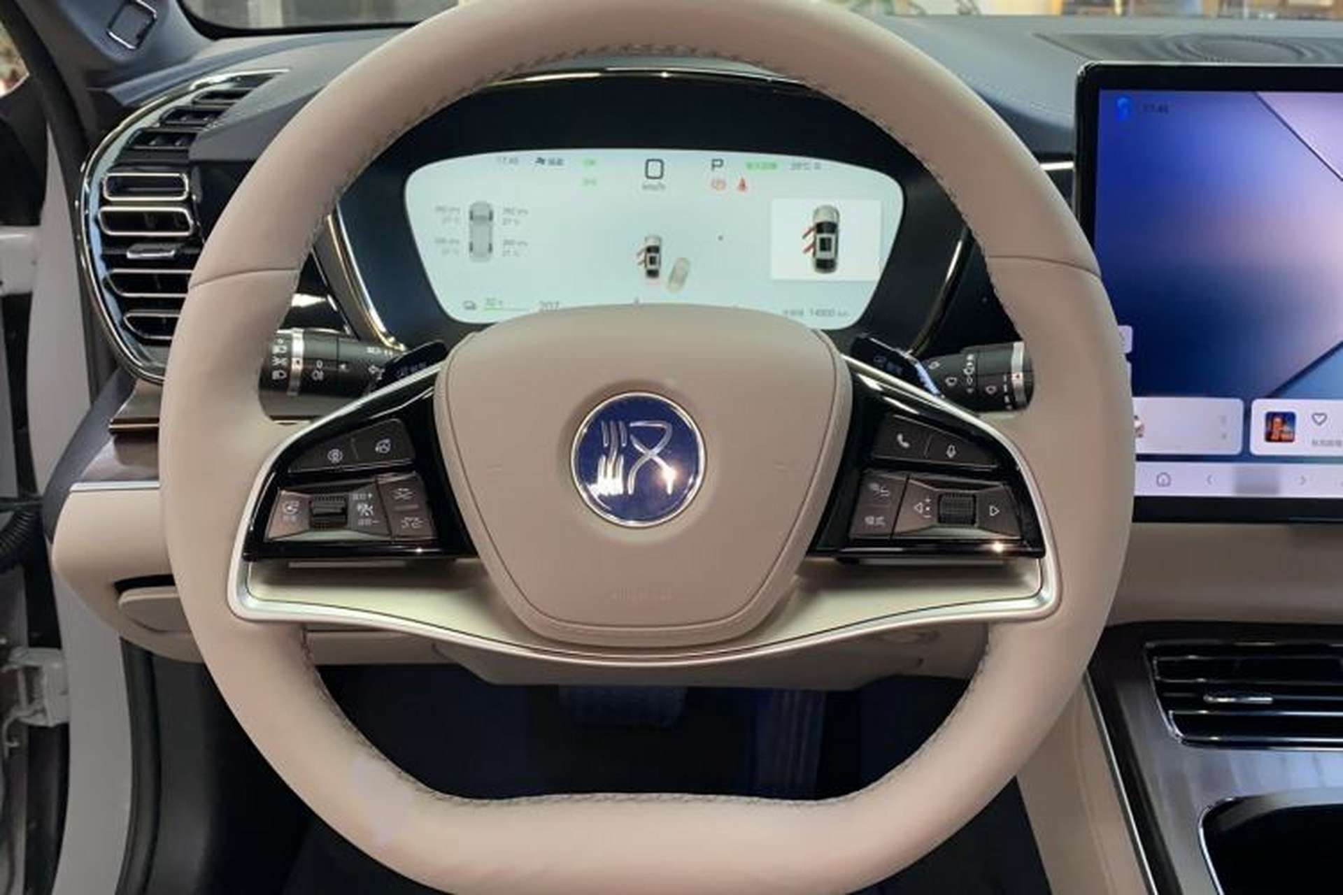 Used BYD Han 2025 EV Intelligent Driving Edition 701KM LiDAR Flagship Model Steering Wheel