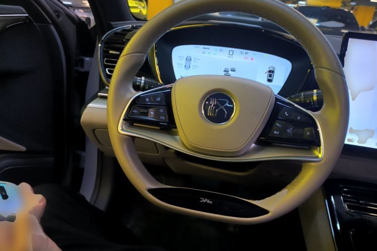 Used BYD Han 2025 DM-i 125KM Elite Model Steering Wheel