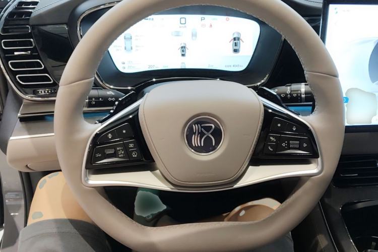Used BYD Han 2025 DM-i Intelligent Driving Edition 125KM LiDAR Flagship Model Steering Wheel