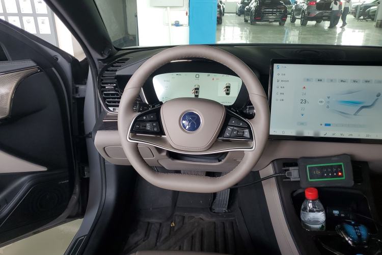 Used BYD Han 2025 DM-i 125KM LiDAR-Powered Intelligent Driving Model Steering Wheel