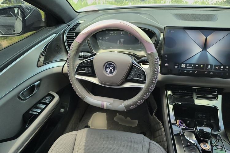 Used BYD Han 2025 DM-i Smart Drive 125KM Prestige Model Steering Wheel
