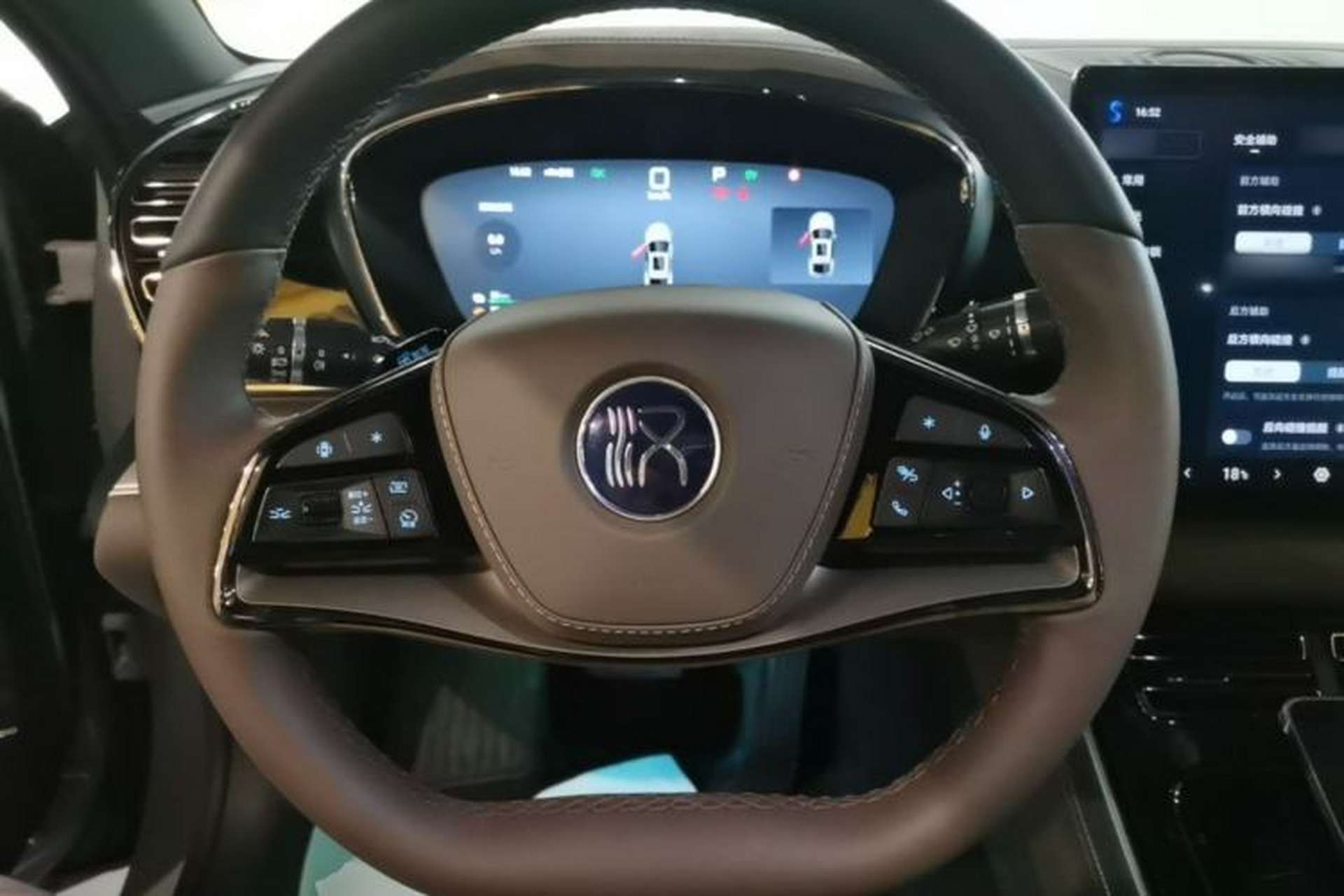 Used BYD Han 2025 DM-i Intelligent Driving Edition 125KM LiDAR Flagship Model Steering Wheel
