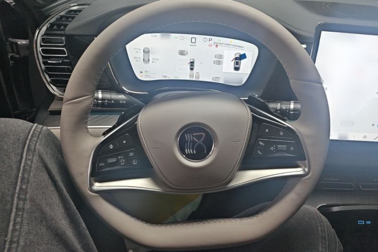 Used BYD Han 2025 DM-i Intelligent Driving Edition 125KM LiDAR Flagship Model Steering Wheel