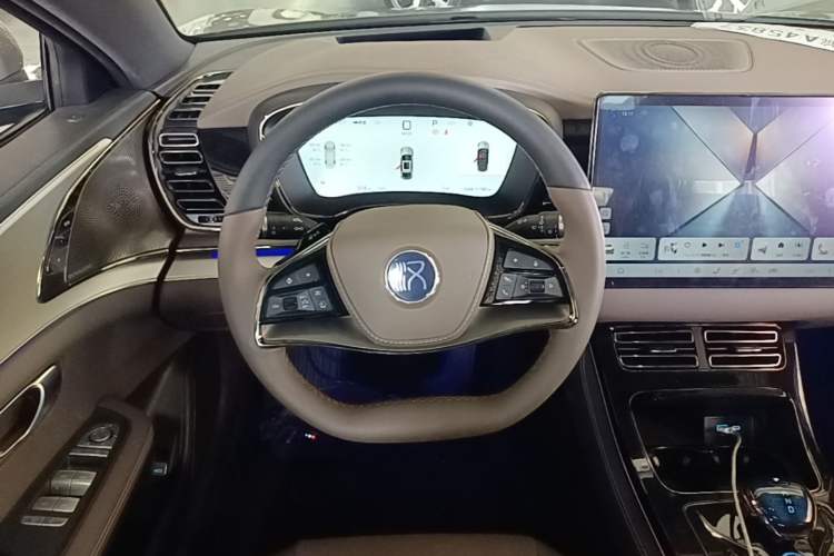 Used BYD Han 2025 DM-i Intelligent Driving Edition 125KM Prestige Model Steering Wheel