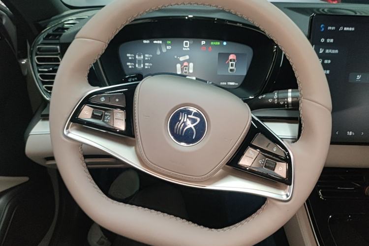Used BYD Han 2025 EV Intelligent Driving Edition 605KM Prestige Model Steering Wheel