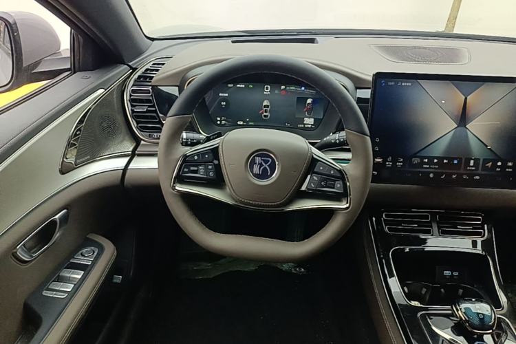 Used BYD Han 2025 DM-i Intelligent Driving Edition 125KM Prestige Model Steering Wheel