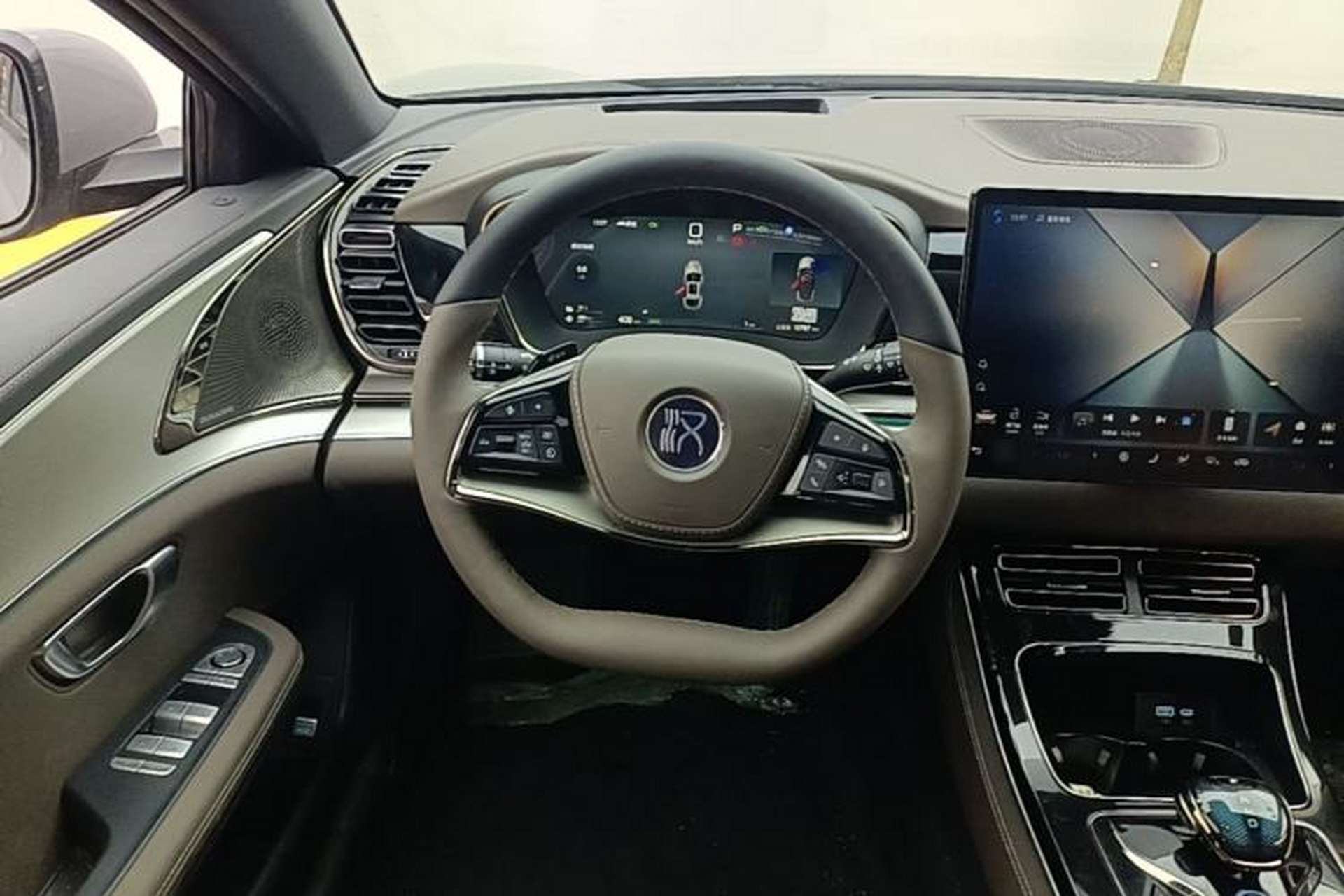 Used BYD Han 2025 DM-i Intelligent Driving Edition 125KM Prestige Model Steering Wheel