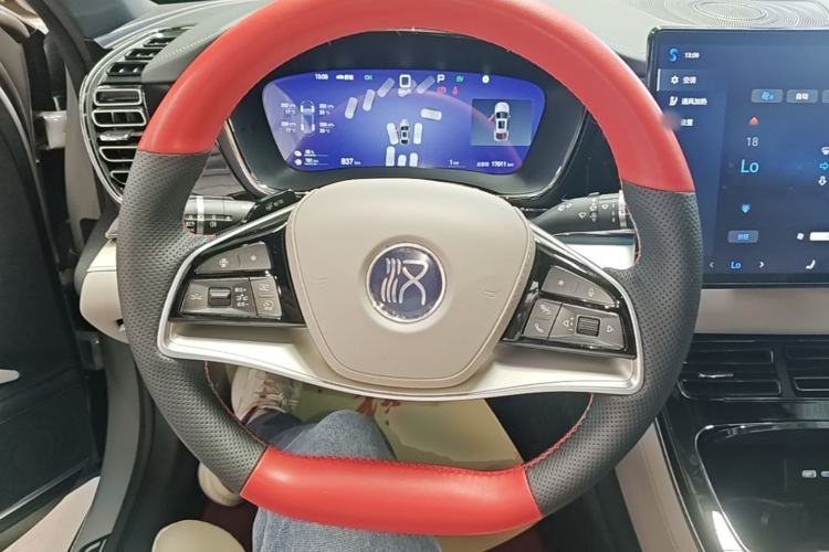 Used BYD Han 2025 DM-i Smart Drive 125KM Elite Model Steering Wheel