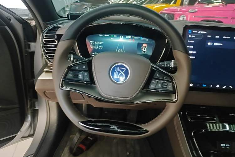 Used BYD Han 2025 DM-i 125KM Elite Model Steering Wheel