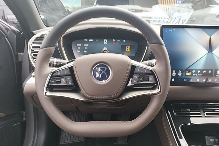 Used BYD Han 2025 DM-i 125KM LiDAR-Powered Intelligent Driving Model Steering Wheel