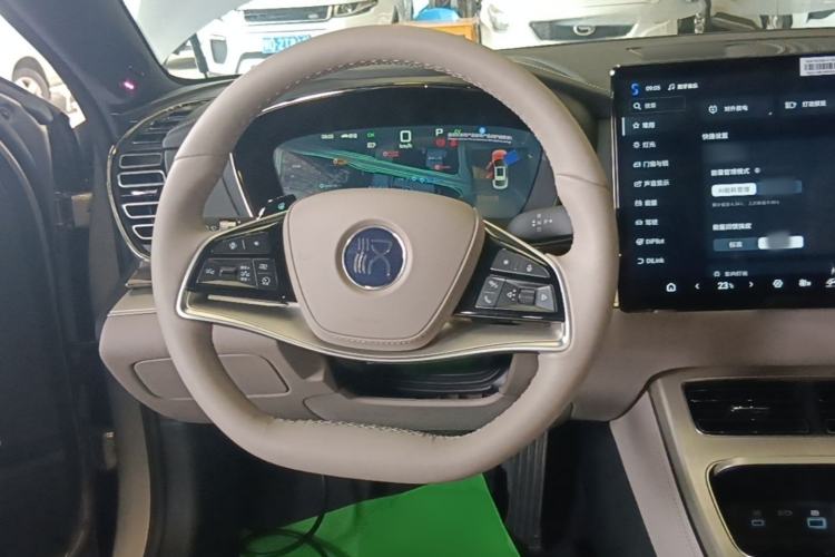 Used BYD Han 2025 DM-i Intelligent Driving Edition 245KM Prestigious Edition Steering Wheel
