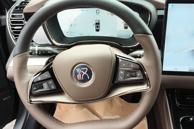 Used BYD Han 2025 DM-i Intelligent Driving Edition 125KM Prestige Model Steering Wheel