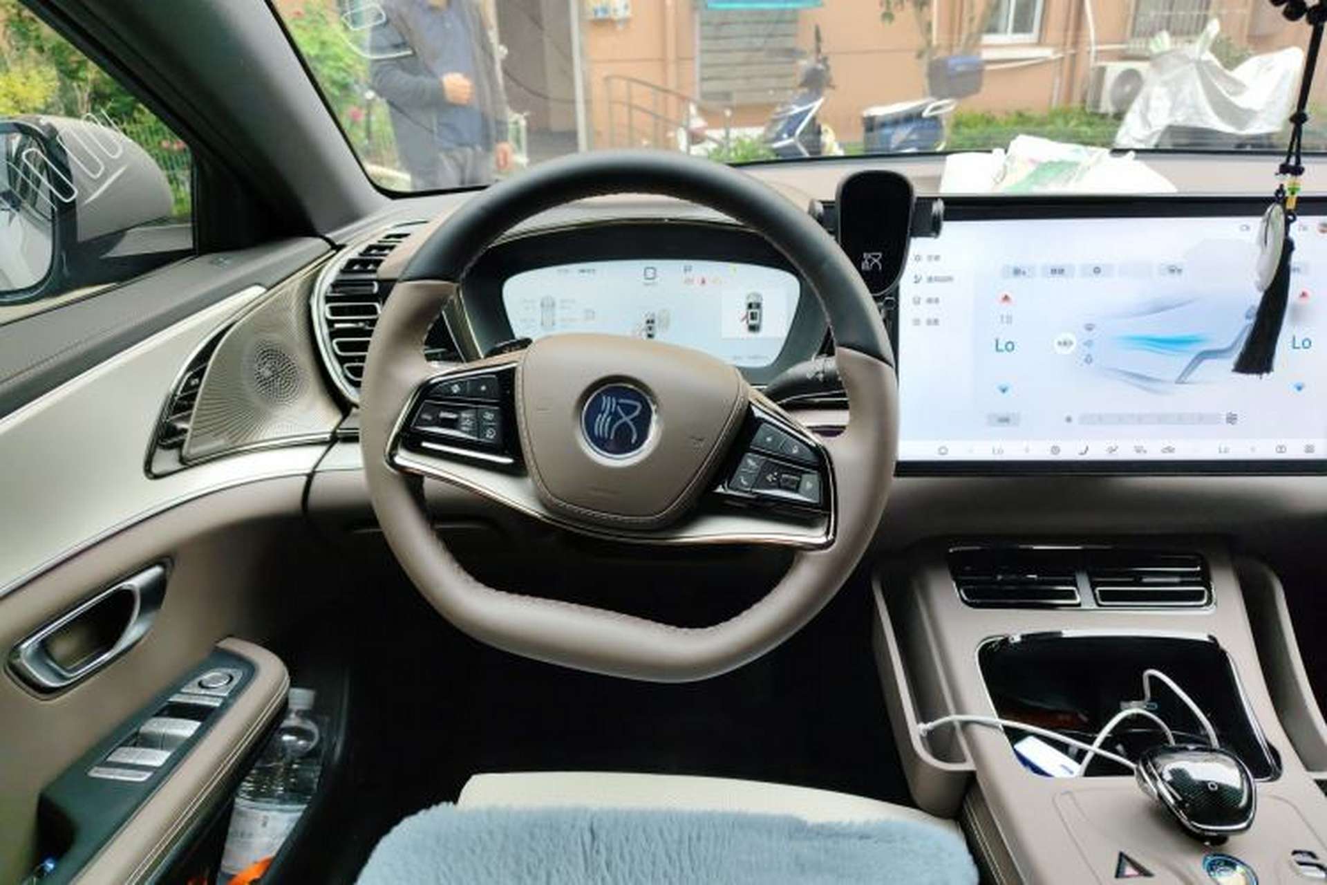 Used BYD Han 2025 DM-i Smart Drive 125KM Prestige Model Steering Wheel