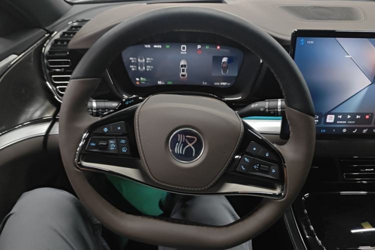 Used BYD Han 2025 DM-i Intelligent Driving Edition 125KM LiDAR Flagship Model Steering Wheel
