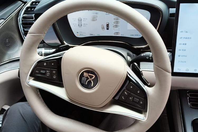 Used BYD Han 2025 DM-i Intelligent Driving Edition 125KM LiDAR Flagship Model Steering Wheel