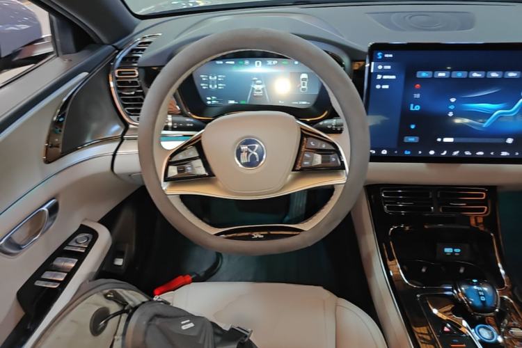 Used BYD Han 2025 DM-i 125KM Elite Model Steering Wheel