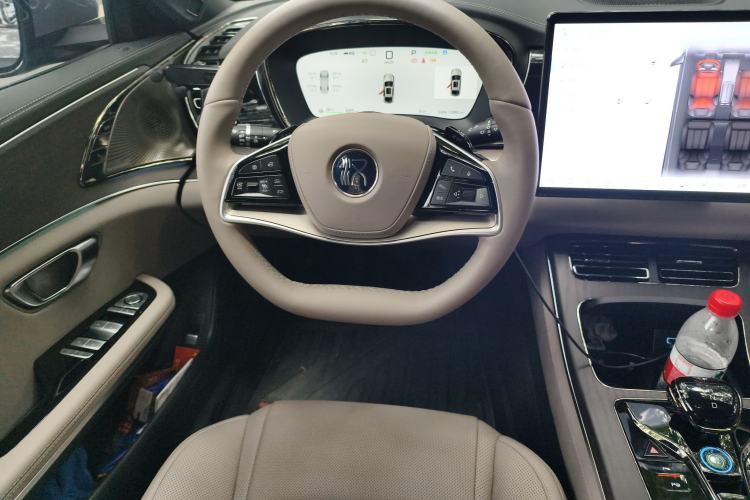 Used BYD Han 2025 EV Intelligent Driving Edition 701KM LiDAR Flagship Model Steering Wheel