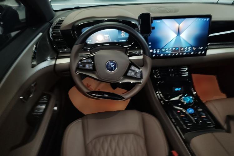 Used BYD Han 2025 DM-i 125KM Elite Model Steering Wheel