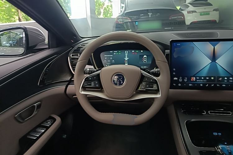 Used BYD Han 2025 DM-i Intelligent Driving Edition 125KM LiDAR Flagship Model Steering Wheel