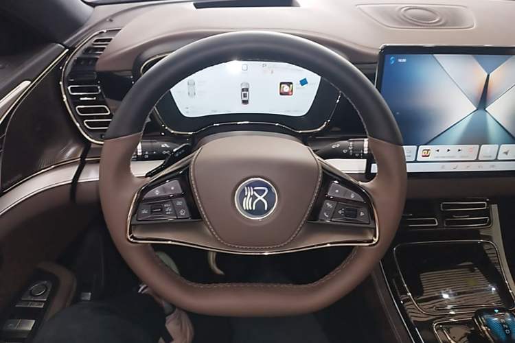 Used BYD Han 2025 DM-i Intelligent Driving Edition 125KM Prestige Model Steering Wheel