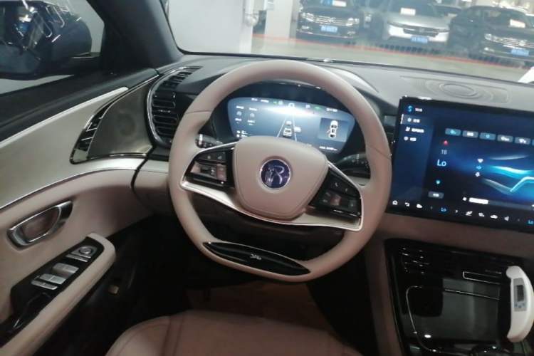Used BYD Han 2025 DM-i 125KM Elite Model Steering Wheel