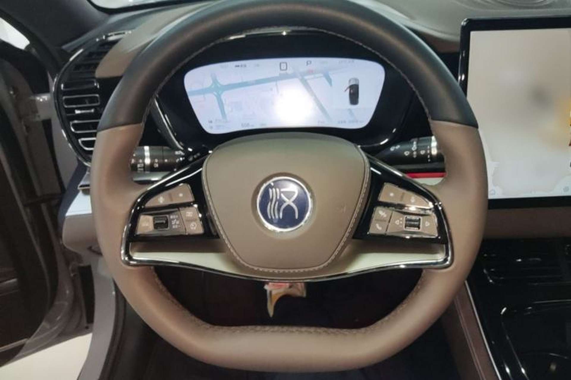 Used BYD Han 2025 DM-i Smart Drive 125KM Elite Model Steering Wheel