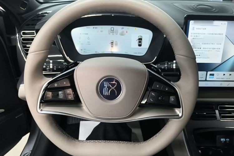 Used BYD Han 2025 DM-i Intelligent Driving Edition 125KM LiDAR Flagship Model Steering Wheel